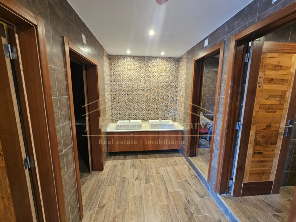 Armazém para Arrendamento em Quarteira Foto 4