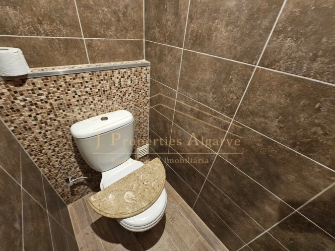 Armazém para Arrendamento em Quarteira Foto 14