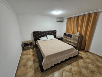 Moradia T5 para Venda em Quarteira