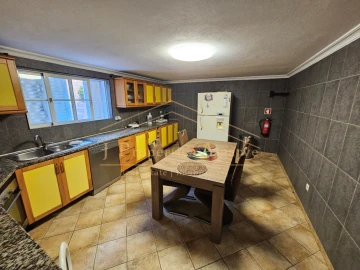 Moradia T5 para Venda em Quarteira