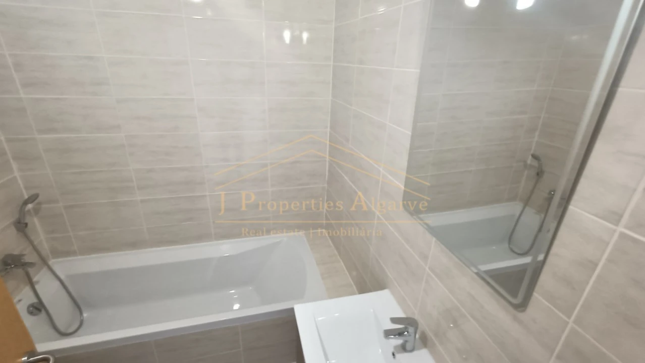 Moradia T44 para Venda em Loule (São Clemente) Foto 24