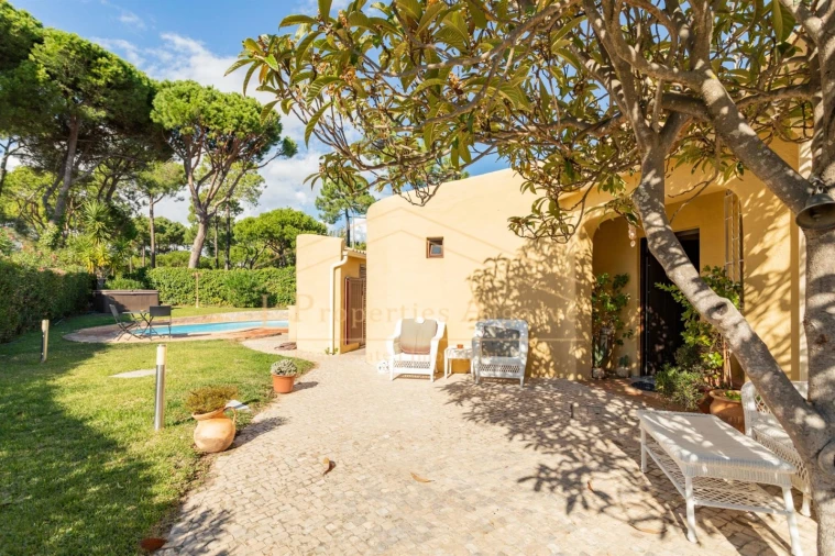 Moradia T3 para Venda em Quarteira Foto 3