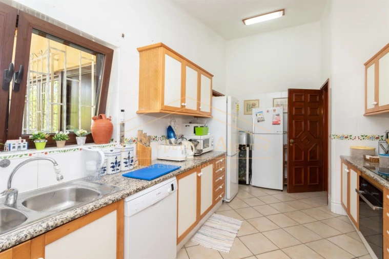 Moradia T3 para Venda em Quarteira Foto 9