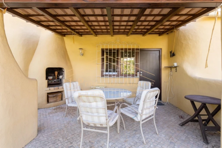 Moradia T3 para Venda em Quarteira Foto 14