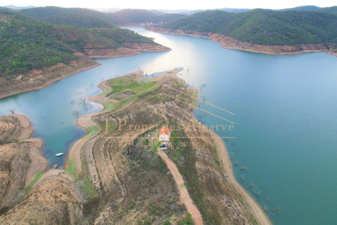 Moradia T3 para Venda em Santana da Serra Foto 3