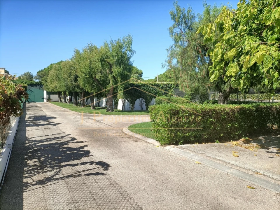 Moradia T5 para Venda em Quarteira Foto 7