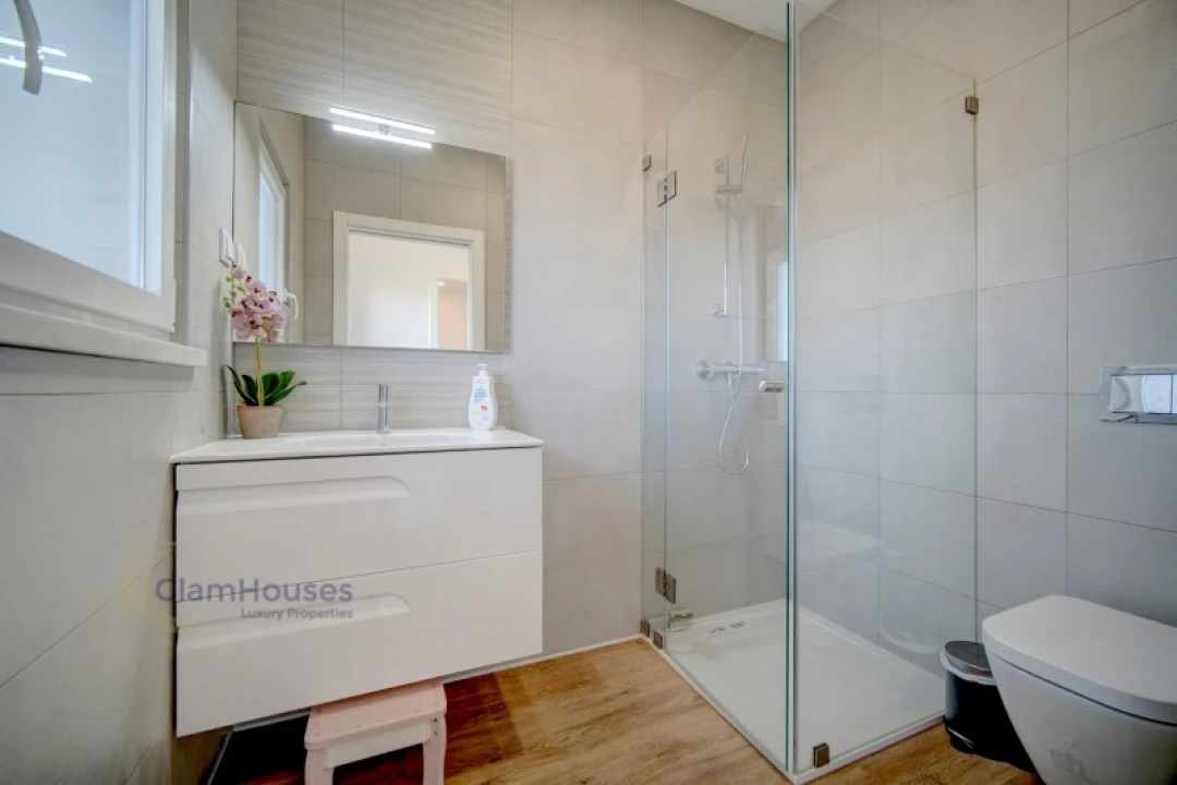 Moradia T4 para Arrendamento em Encarnação Foto 27