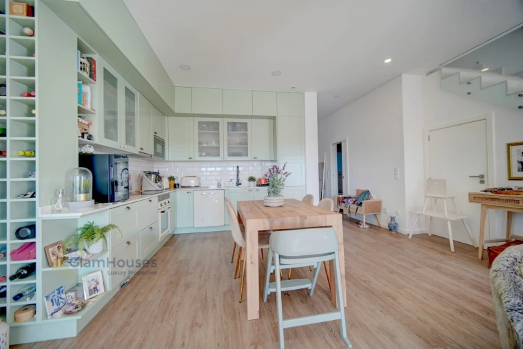 Moradia T4 para Arrendamento em Encarnação Foto 15