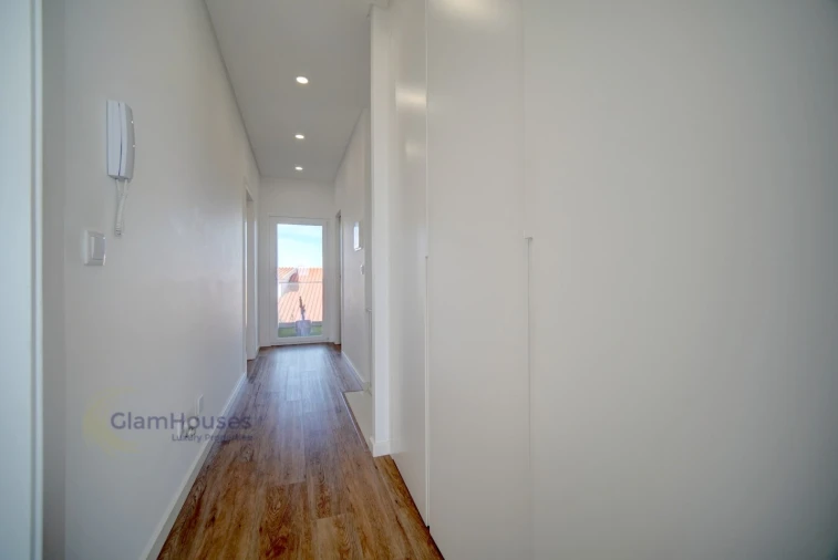 Moradia T4 para Arrendamento em Encarnação Foto 24