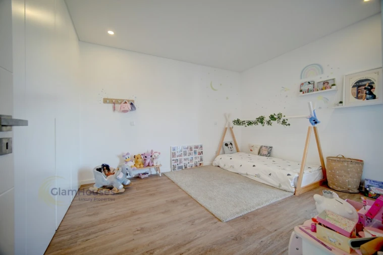 Moradia T4 para Arrendamento em Encarnação Foto 30