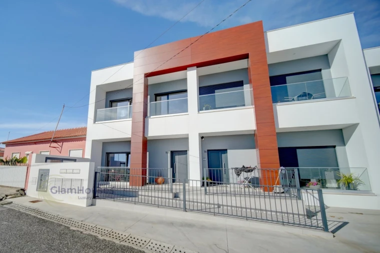 Moradia T4 para Arrendamento em Encarnação Foto 56