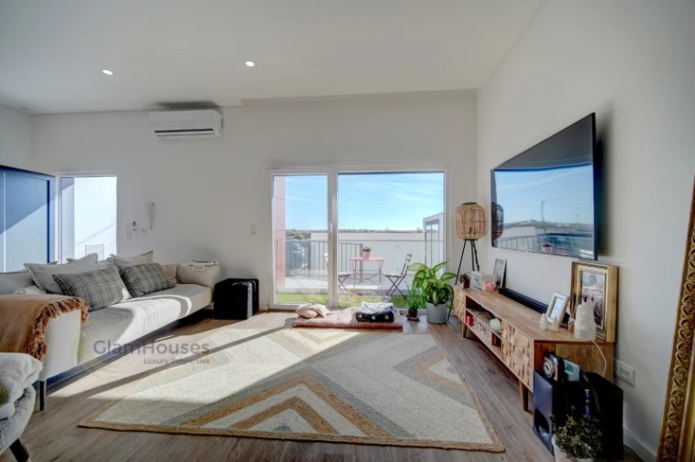 Moradia T4 para Arrendamento em Encarnação Foto 11