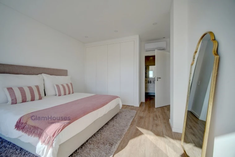 Moradia T4 para Arrendamento em Encarnação Foto 31