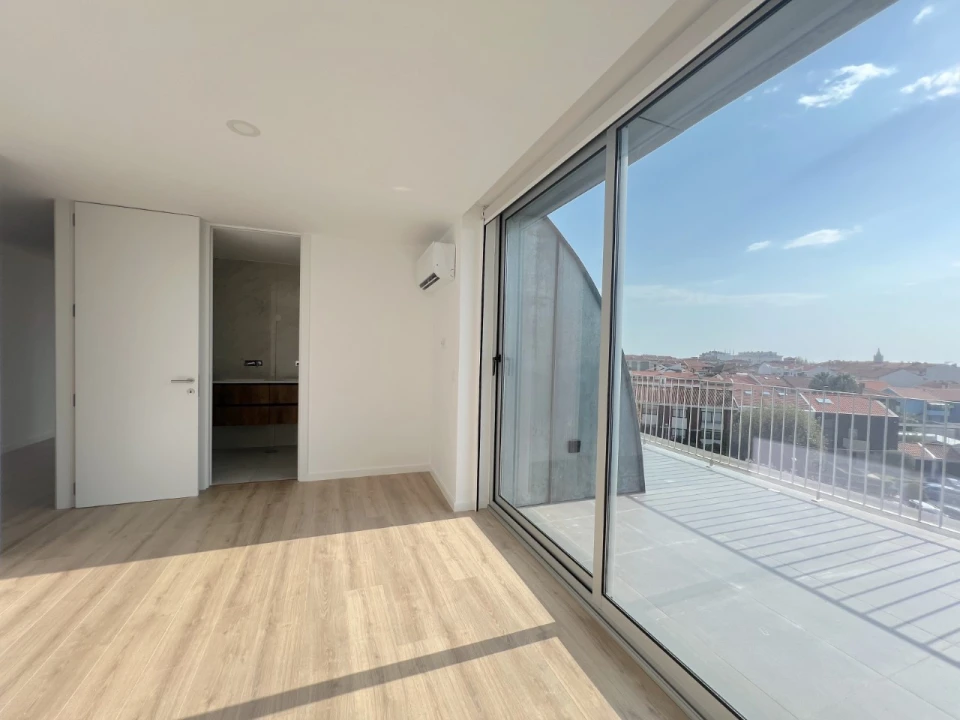 Apartamento T4 para Venda em Silvalde Foto 17