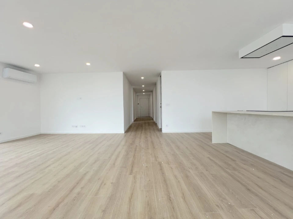 Apartamento T4 para Venda em Silvalde Foto 3