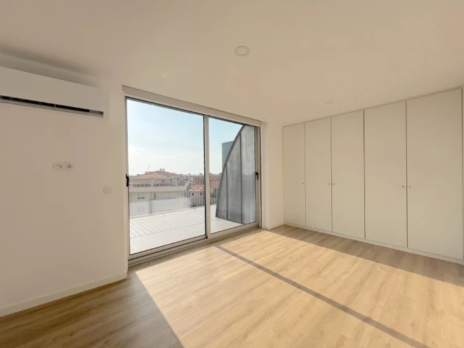 Apartamento T4 para Venda em Silvalde Foto 18