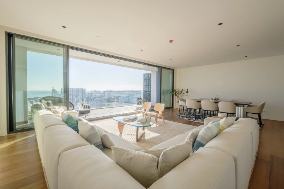 Apartamento T3 para Venda em Parque das Nações Foto 6