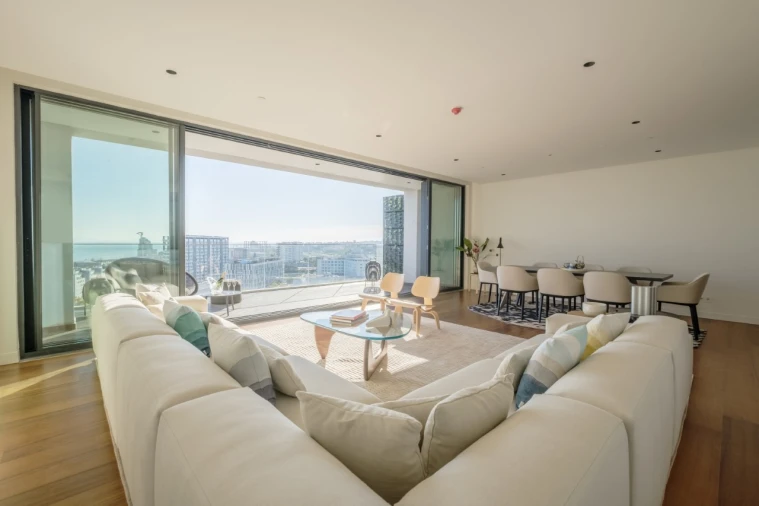 Apartamento T3 para Venda em Parque das Nações Foto 6