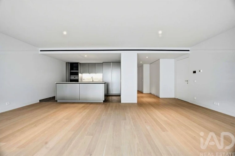 Apartamento T2 para Venda em Santo António Foto 2