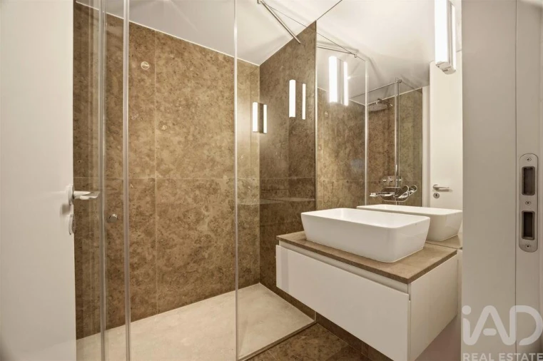 Apartamento T2 para Venda em Santo António Foto 12