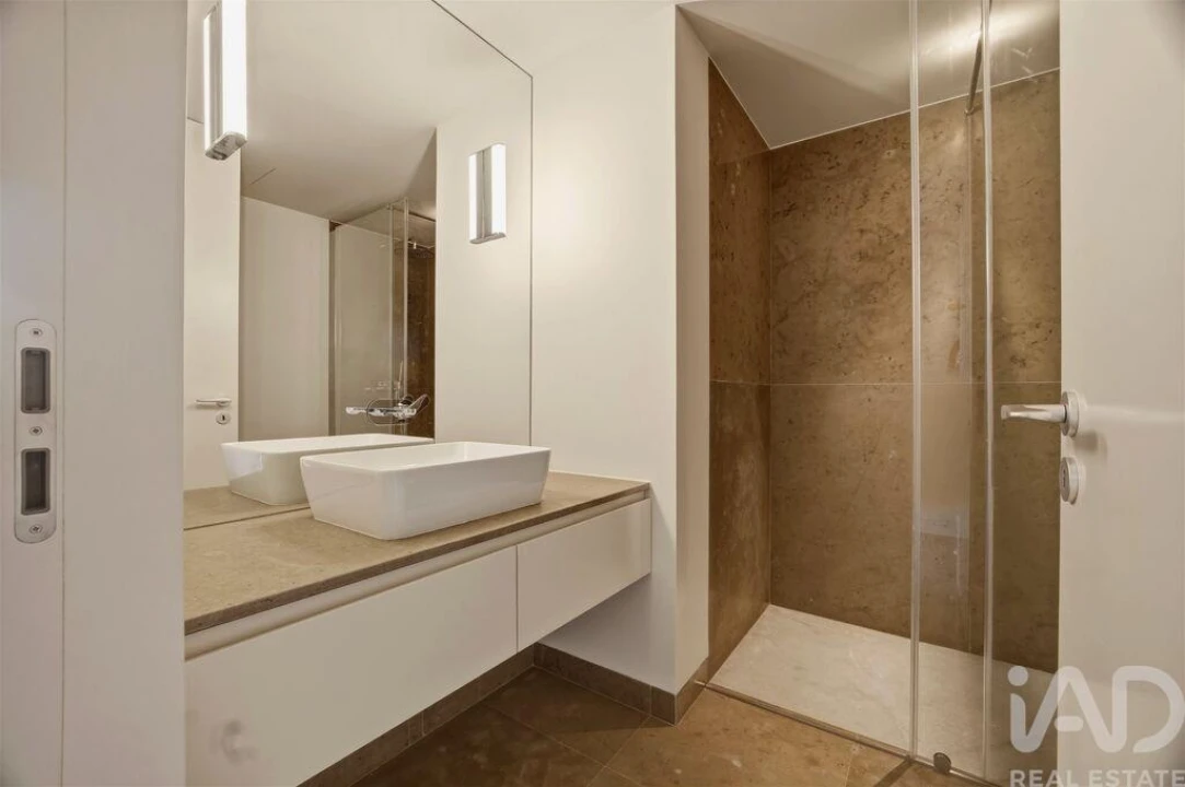 Apartamento T2 para Venda em Santo António Foto 17
