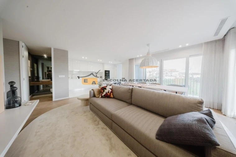 Apartamento T3 para Venda em Cidade da Maia Foto 2