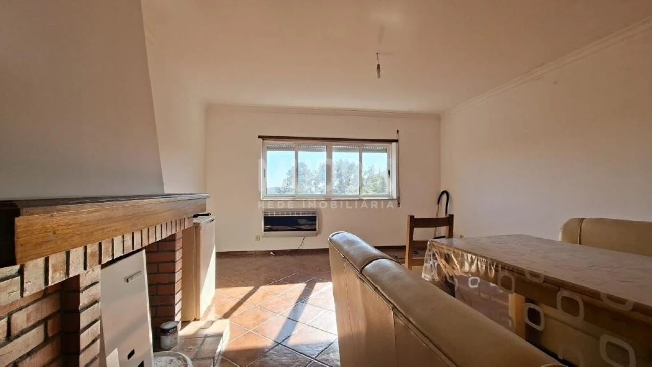 Apartamento T2 para Venda em Sé, Santa Maria e Meixedo Foto 3