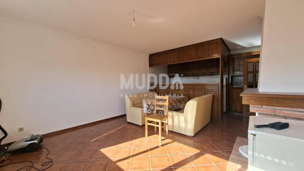 Apartamento T2 para Venda em Sé, Santa Maria e Meixedo Foto 2