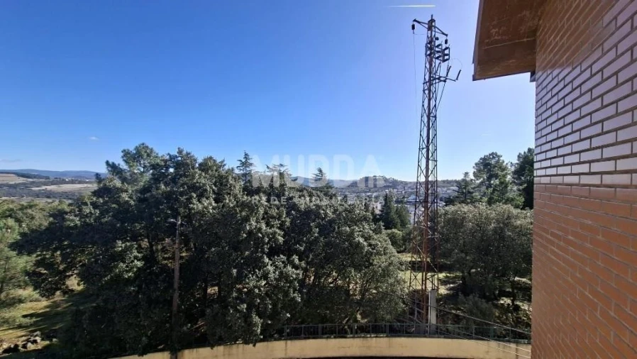 Apartamento T2 para Venda em Sé, Santa Maria e Meixedo Foto 10