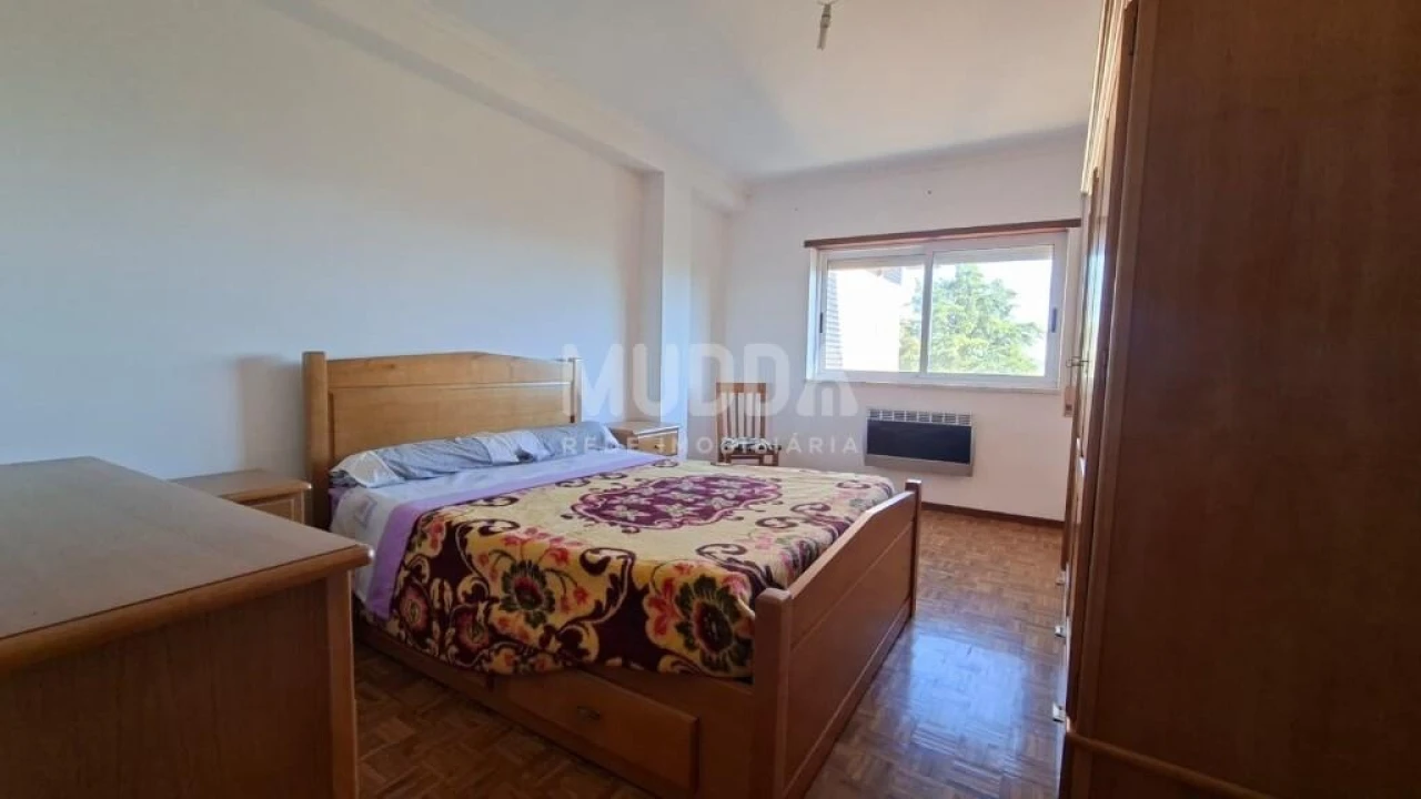 Apartamento T2 para Venda em Sé, Santa Maria e Meixedo Foto 5