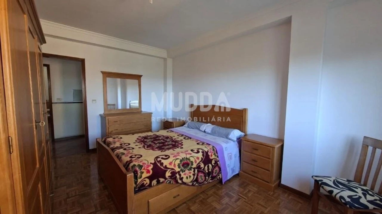 Apartamento T2 para Venda em Sé, Santa Maria e Meixedo Foto 6
