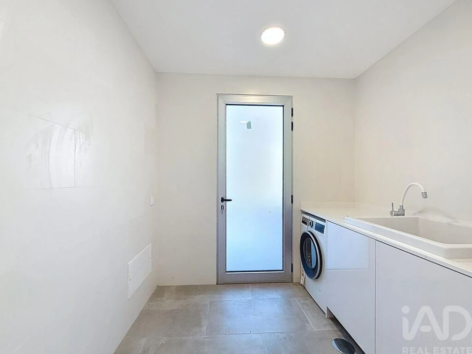 Moradia T3 para Venda em São Martinho Foto 9