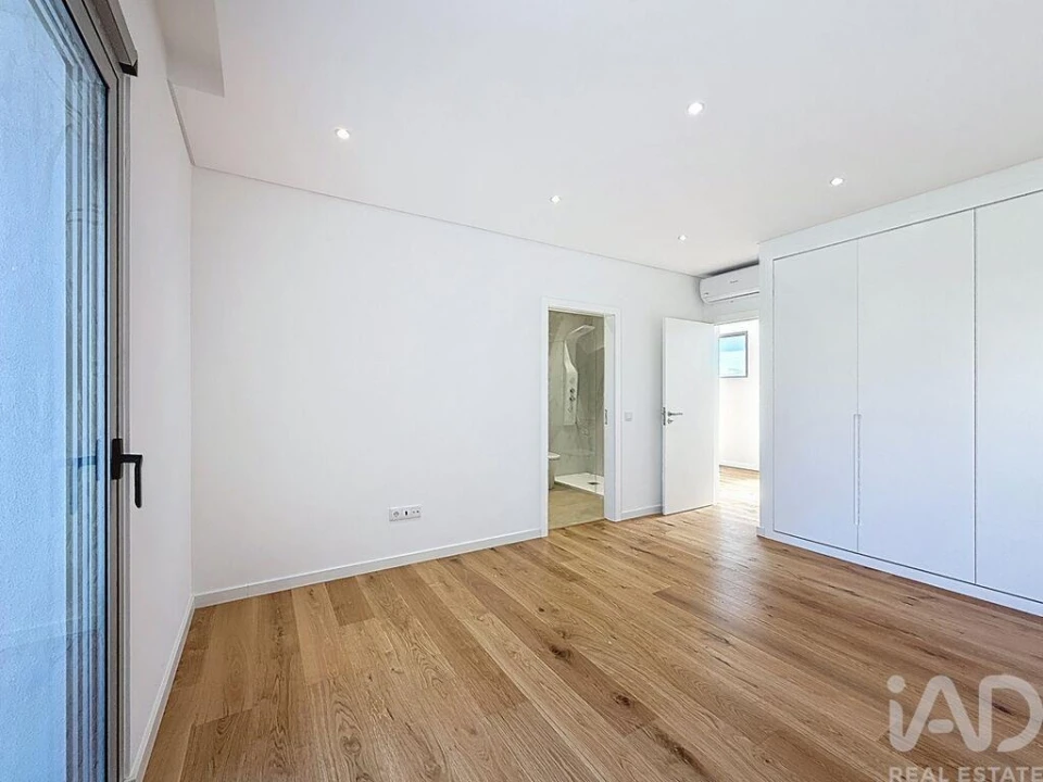 Moradia T3 para Venda em São Martinho Foto 23