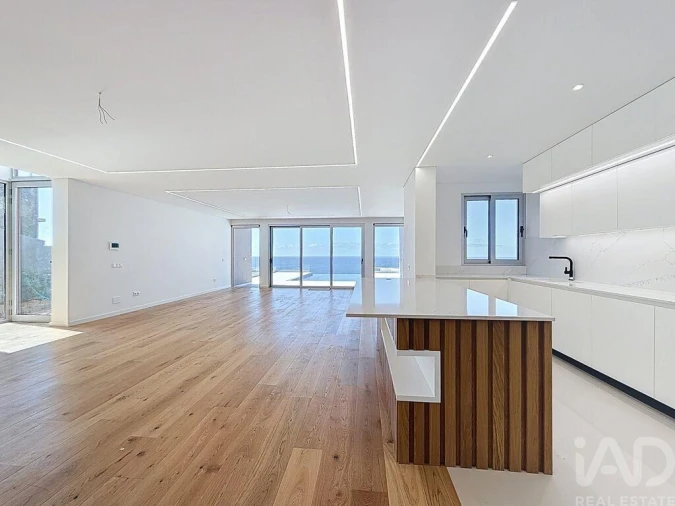 Moradia T3 para Venda em São Martinho Foto 4