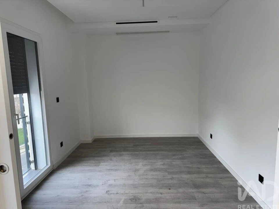 Apartamento T4 para Venda em Santa Iria de Azoia, São João da Talha e Bobadela Foto 9