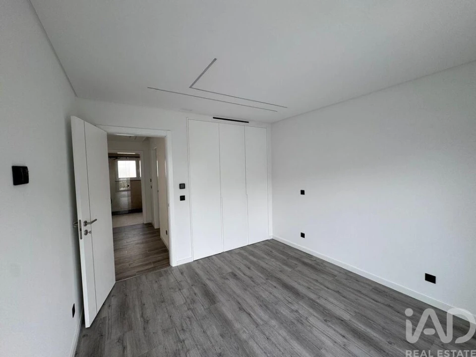 Apartamento T4 para Venda em Santa Iria de Azoia, São João da Talha e Bobadela Foto 12