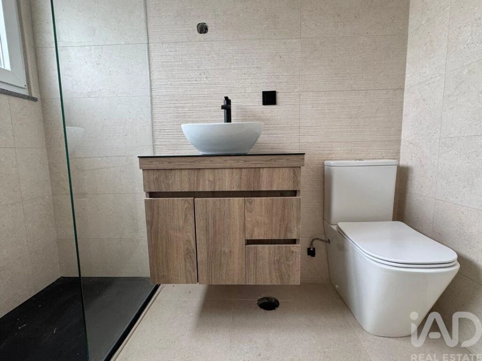 Apartamento T4 para Venda em Santa Iria de Azoia, São João da Talha e Bobadela Foto 16