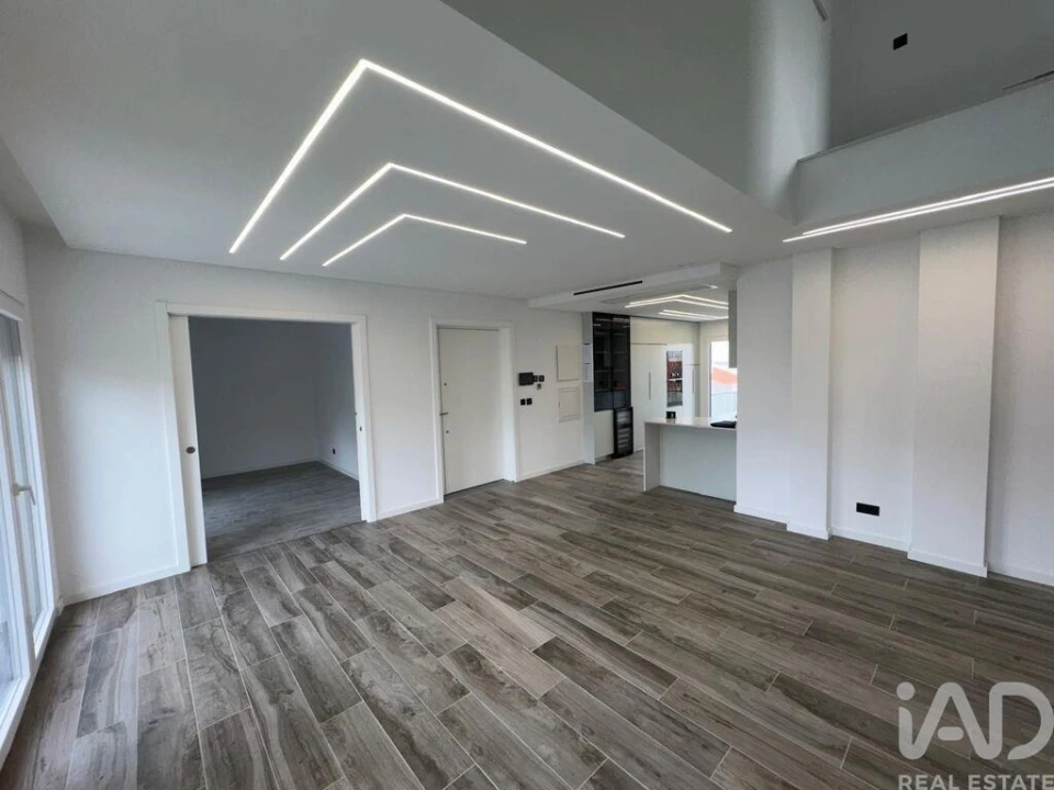 Apartamento T4 para Venda em Santa Iria de Azoia, São João da Talha e Bobadela Foto 10