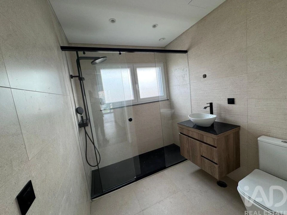 Apartamento T4 para Venda em Santa Iria de Azoia, São João da Talha e Bobadela Foto 17