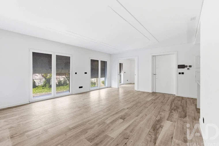 Apartamento T4 para Venda em Santa Iria de Azoia, São João da Talha e Bobadela Foto 8