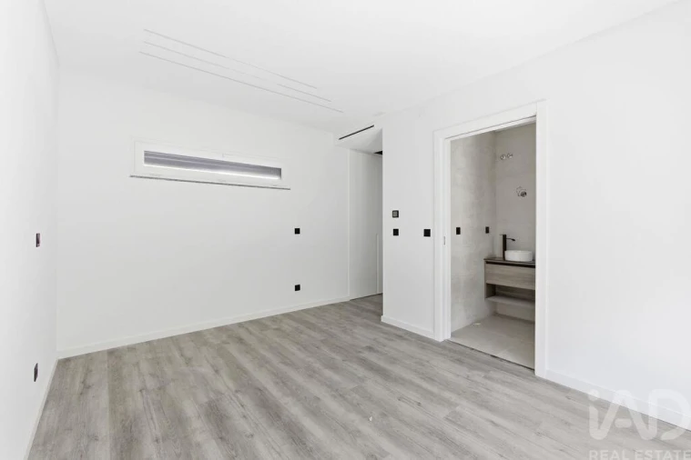 Apartamento T4 para Venda em Santa Iria de Azoia, São João da Talha e Bobadela Foto 25