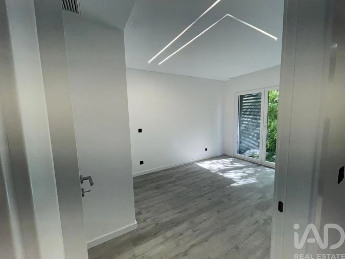 Apartamento T4 para Venda em Santa Iria de Azoia, São João da Talha e Bobadela Foto 24