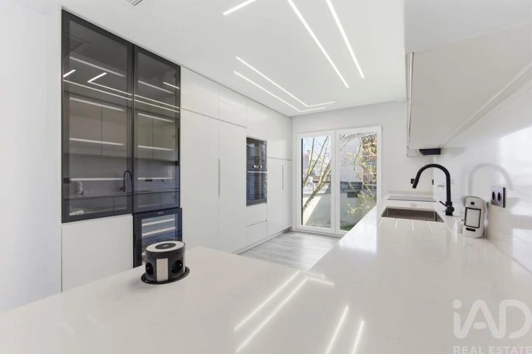 Apartamento T4 para Venda em Santa Iria de Azoia, São João da Talha e Bobadela Foto 7