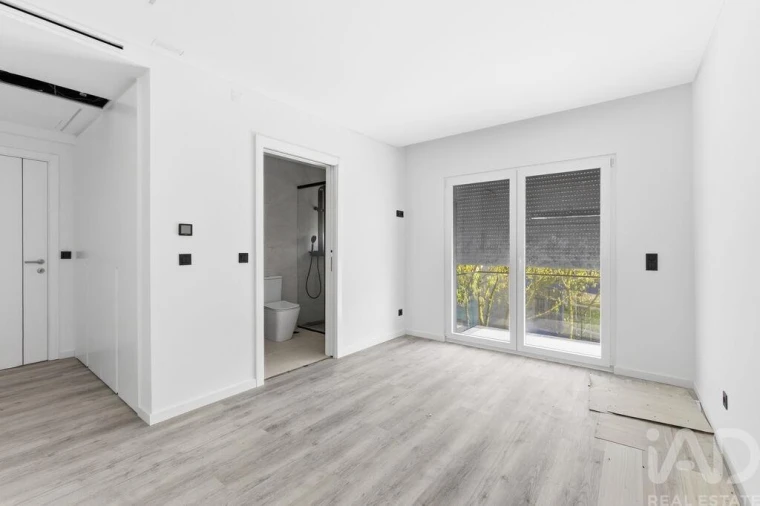 Apartamento T4 para Venda em Santa Iria de Azoia, São João da Talha e Bobadela Foto 24