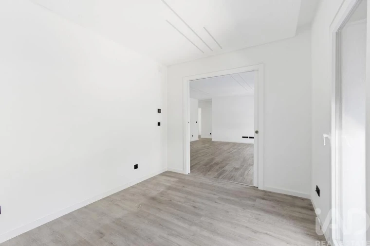 Apartamento T4 para Venda em Santa Iria de Azoia, São João da Talha e Bobadela Foto 10