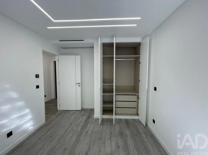 Apartamento T4 para Venda em Santa Iria de Azoia, São João da Talha e Bobadela Foto 26