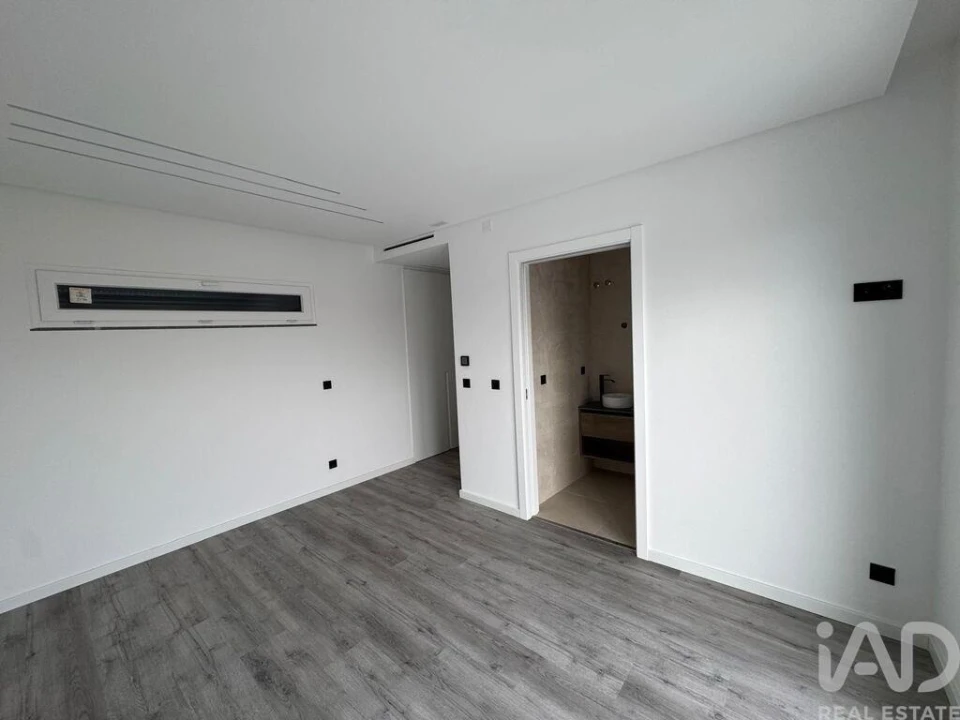 Apartamento T4 para Venda em Santa Iria de Azoia, São João da Talha e Bobadela Foto 19