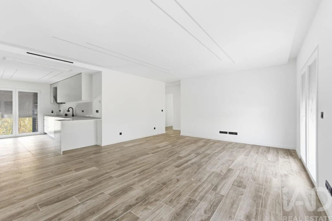 Apartamento T4 para Venda em Santa Iria de Azoia, São João da Talha e Bobadela Foto 3