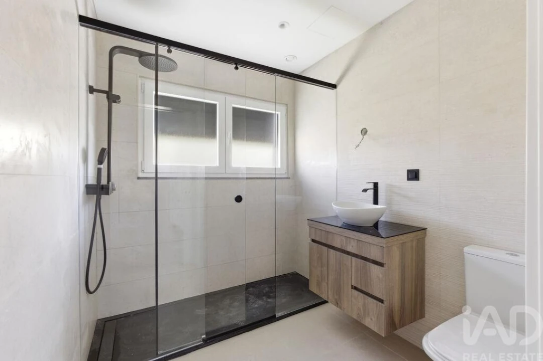 Apartamento T4 para Venda em Santa Iria de Azoia, São João da Talha e Bobadela Foto 22