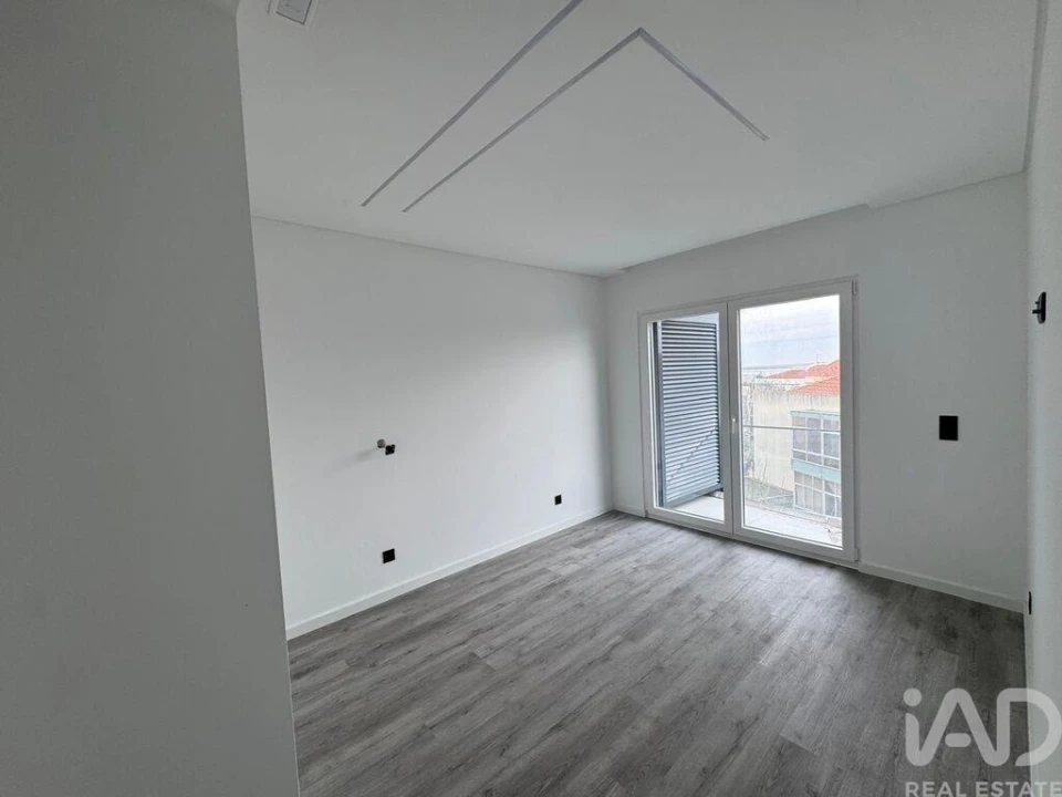 Apartamento T4 para Venda em Santa Iria de Azoia, São João da Talha e Bobadela Foto 13